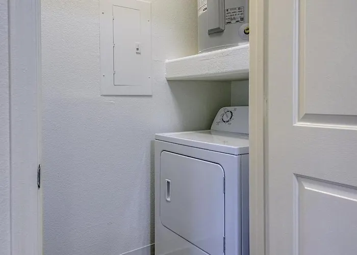 Landing - Modern With Amazing Amenities Phoenix